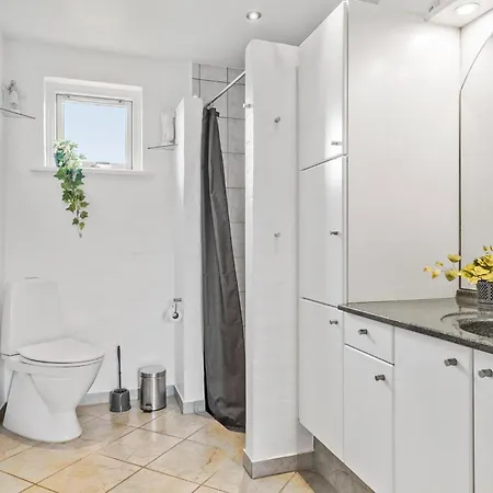 5 Bedroom Amazing In Tatil Evi Jægerspris