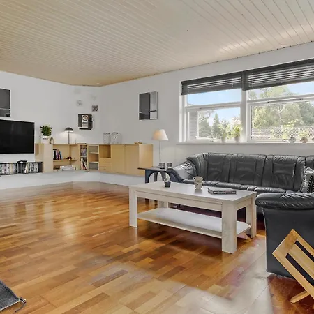 Tatil Evi 5 Bedroom Amazing In Jægerspris